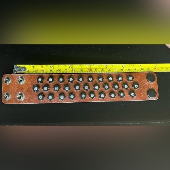 Leather with Enamel Black Daisy Flowers and Rhinestones Adjustable Bracelet - Picture 11 of 11